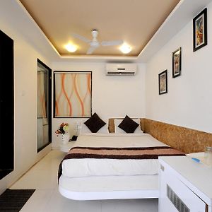 Deluxe Double Room Bath